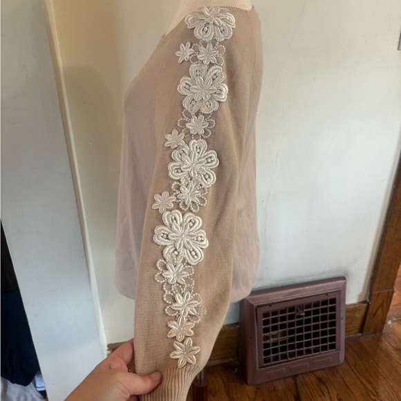 J.CREW BOHEMIAN FLORAL SLEEVE LACE SWEATER CREAM SIZE MEDIUM - Picture 7 of 7